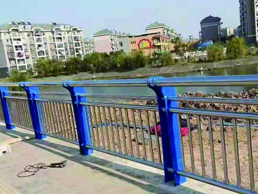 六盤(pán)水中建河道護(hù)欄項(xiàng)目,河道護(hù)欄,河道護(hù)欄廠家聯(lián)系方式