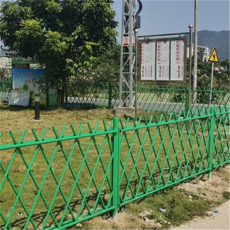 仿竹護(hù)欄廠家聯(lián)系方法 仿竹護(hù)欄廠家聯(lián)系方法